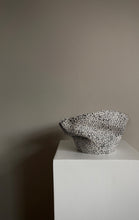 Load image into Gallery viewer, Monochrome symphony 01