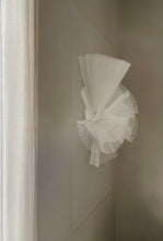 Load image into Gallery viewer, Elusive