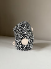 Load image into Gallery viewer, Monochrome Flow