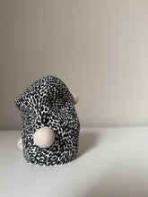 Load image into Gallery viewer, Monochrome Flow