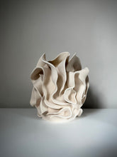 Load image into Gallery viewer, Ruffle