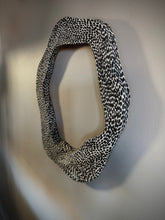 Load image into Gallery viewer, Monochrome sculpt