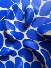 Load image into Gallery viewer, Sculpted Dots