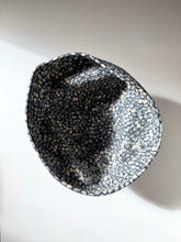 Load image into Gallery viewer, Monochrome Dark