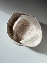 Load image into Gallery viewer, Monochrome Light