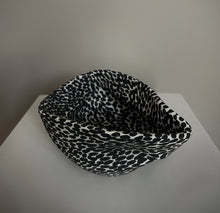 Load image into Gallery viewer, Monochrome symphony 02