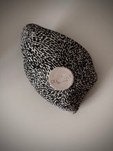 Load image into Gallery viewer, Monochrome symphony